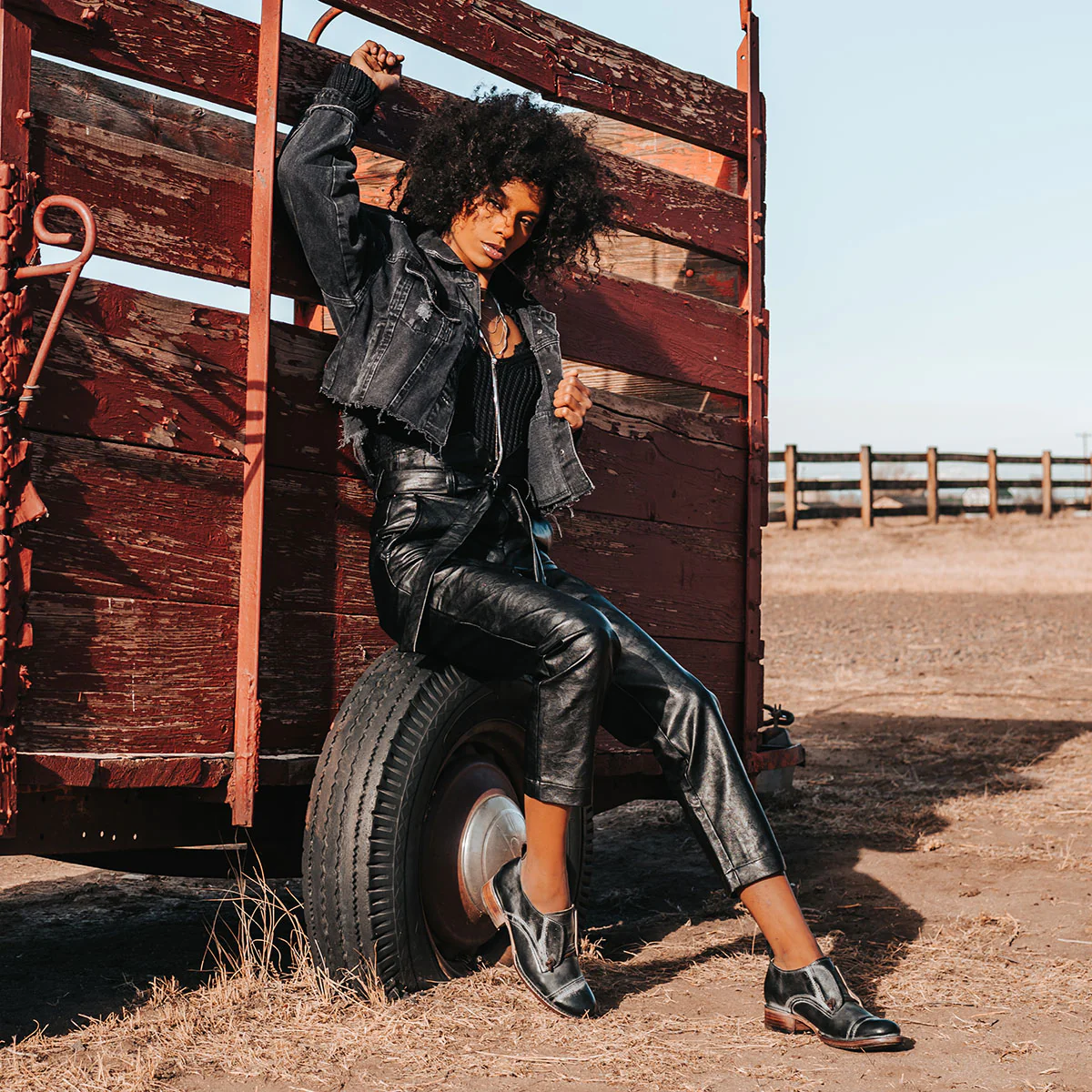 Mabel - Black - Image 7